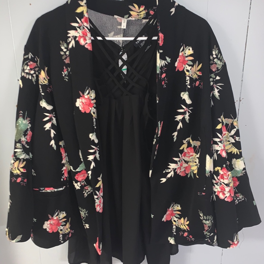 NWT-MATRICES FLORAL FLOWY BLAZER